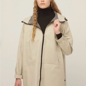 Tilley Unisex Packable Hooded Rain Poncho- S/M, Light Tan